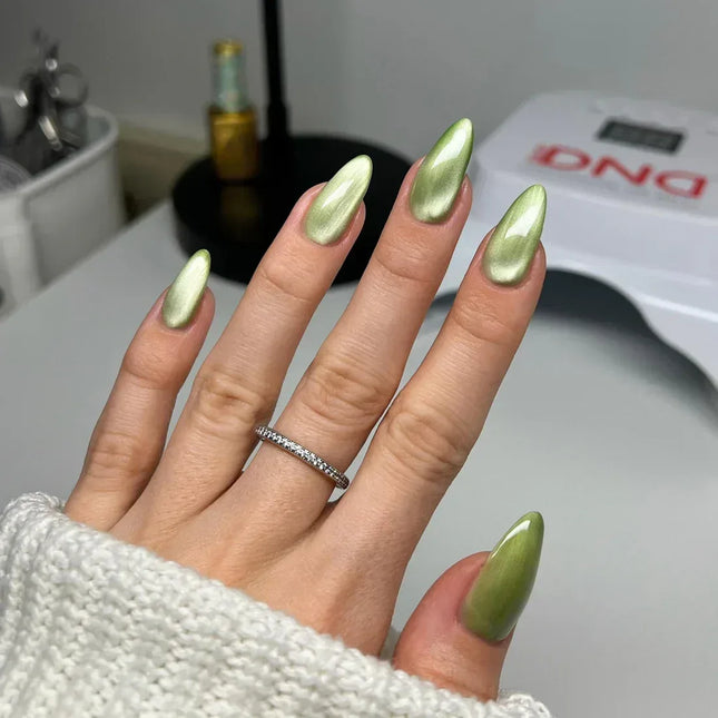DIVA 9D Cat Eye Glassball #12 - Leafy Prowl - TTT Nails Supply